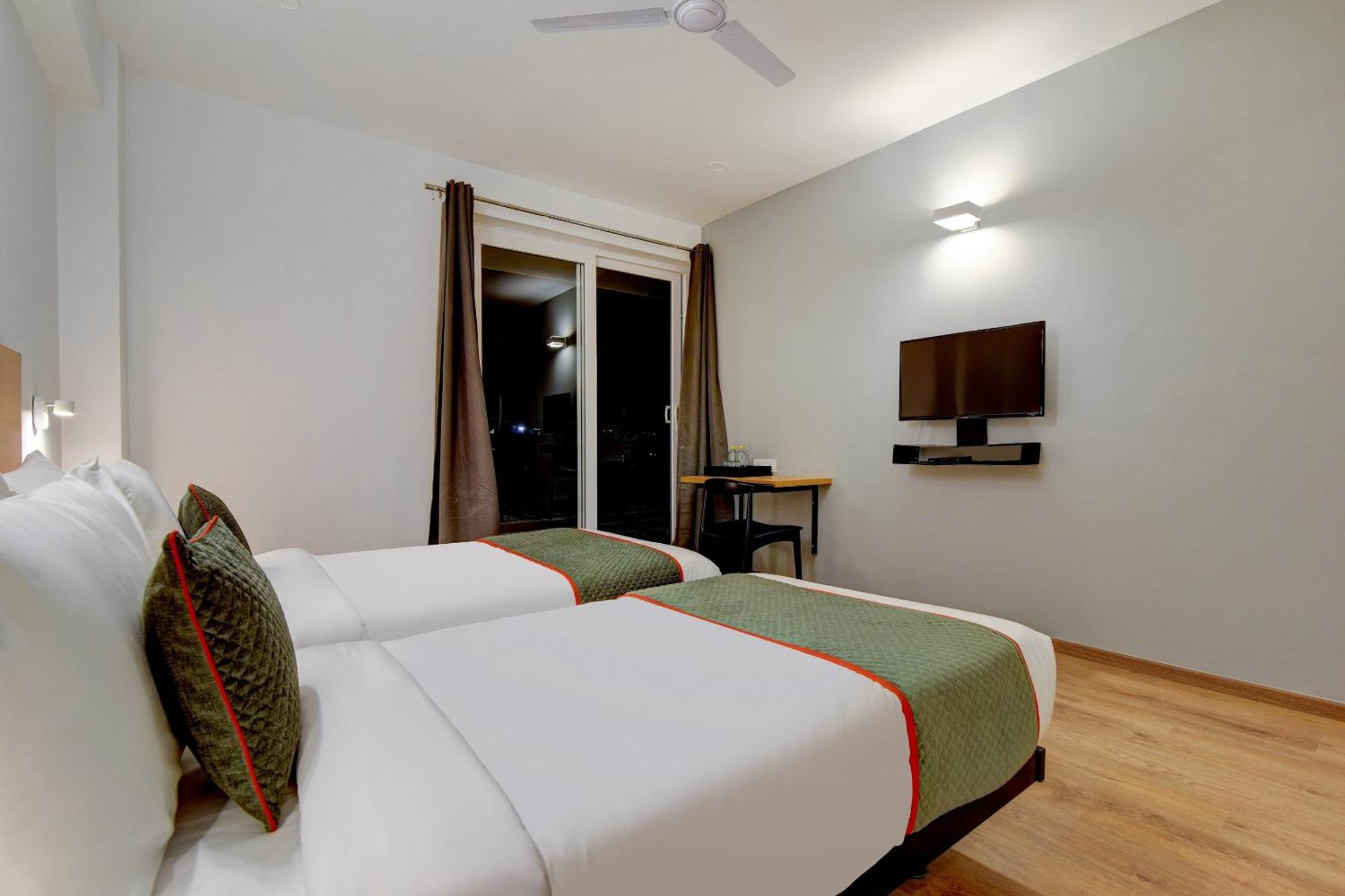 Townhouse Infinity Stays Gurgaon Exteriör bild