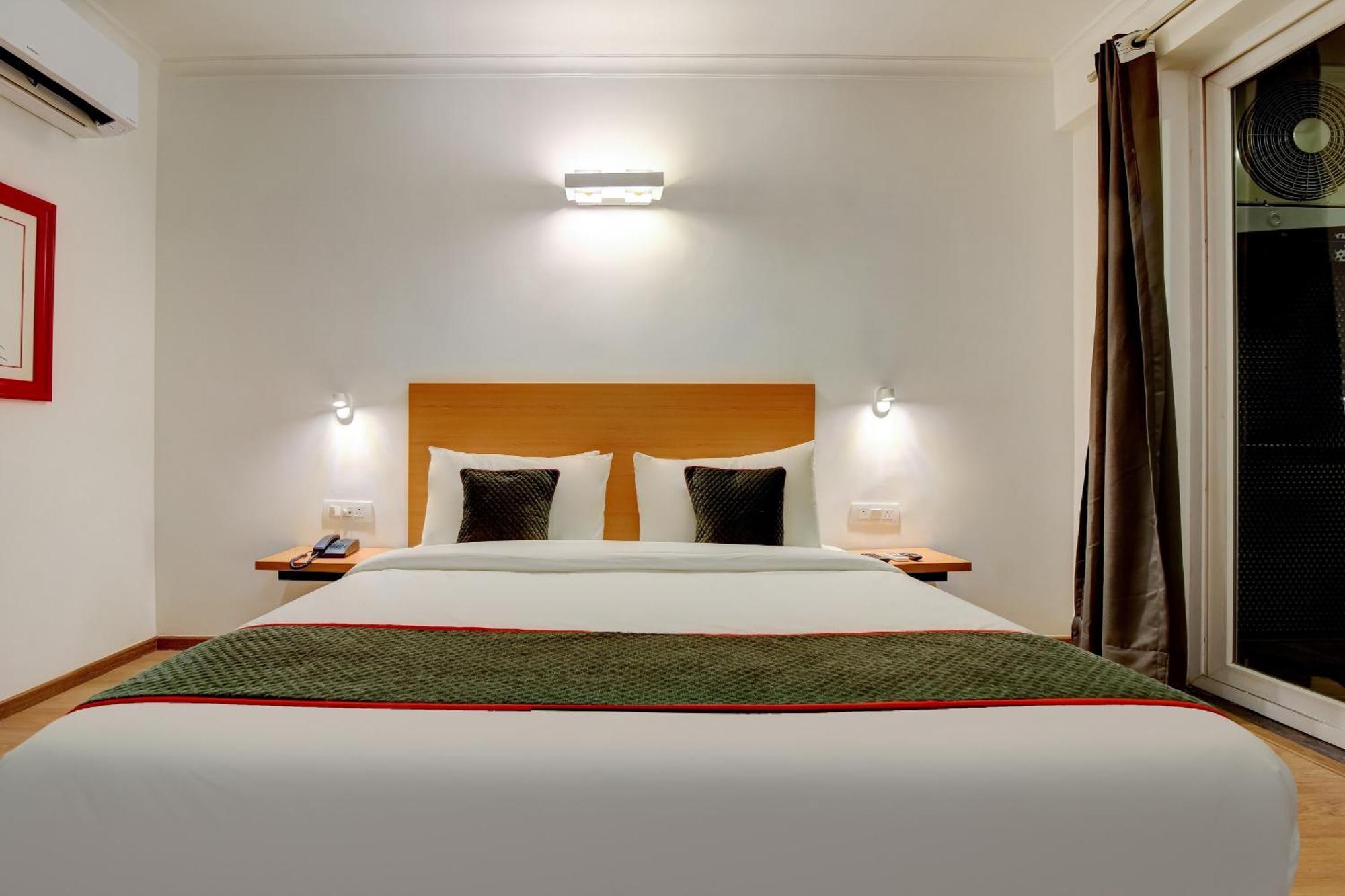 Townhouse Infinity Stays Gurgaon Exteriör bild